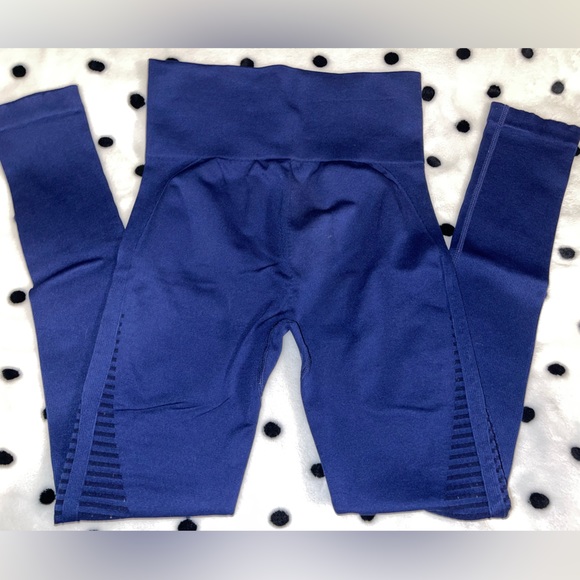 Elevated Mindset Leggings - Picture 2 of 2